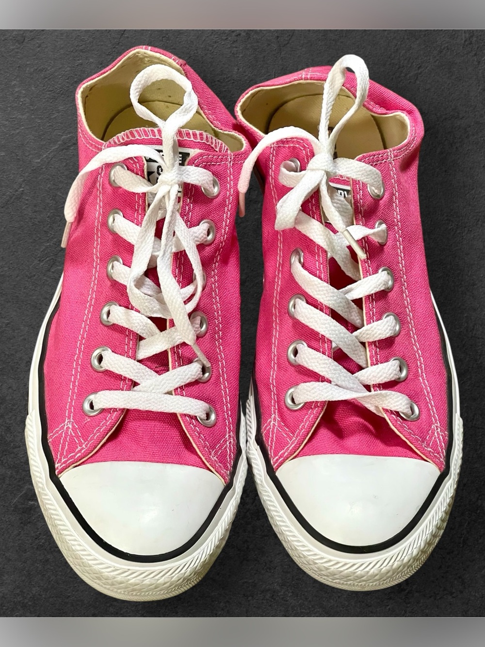 Women’s hot pink all star converse sneakers size 10